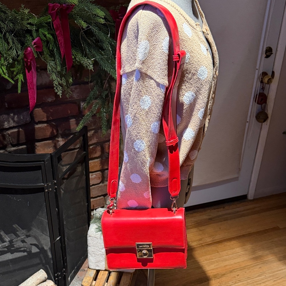 Lavoute Red Leather Crossbody Bag - Picture 5 of 6